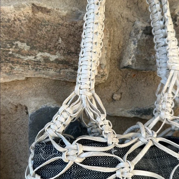 Nancy Gonzalez Rare Handwoven Genuine Crocodile Net Bag ivory & Black Leather - Picture 9 of 16